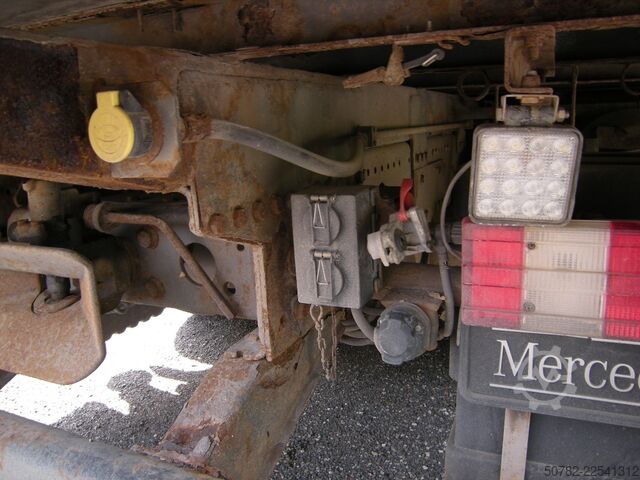 Truck mounted crane Mercedes-Benz Actros 1848