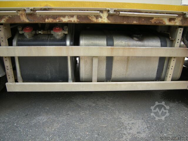 Truck mounted crane Mercedes-Benz Actros 1848