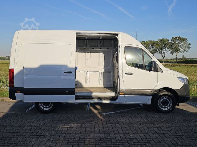 Kõrge katusega universaal MERCEDES-BENZ SPRINTER 311 L2H2 MBUX10  RWD