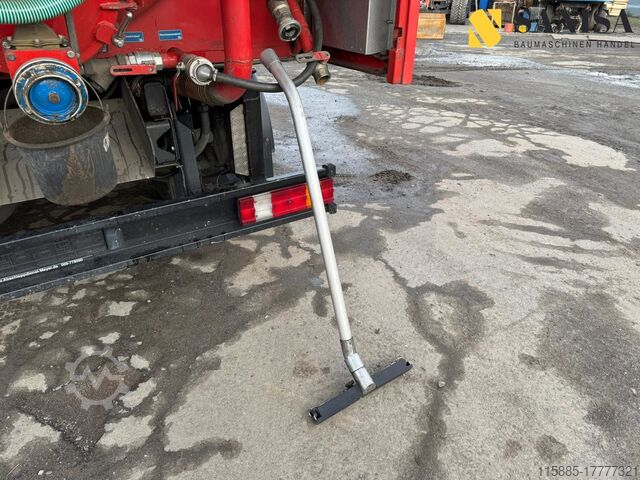 Oil spill remover / road cleaner Mercedes-Benz 1424 Ölspurenbeseitiger