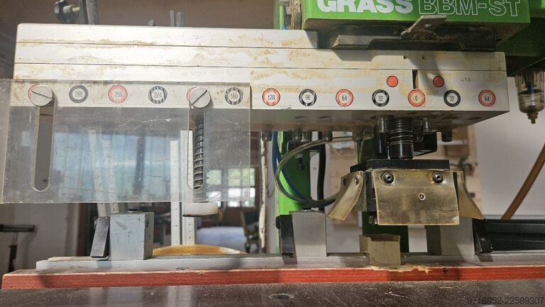 Frezë shpimi e përshtatshme Grass / BLUM BBM /ST Bänder- & Reihenlochbohrmaschine