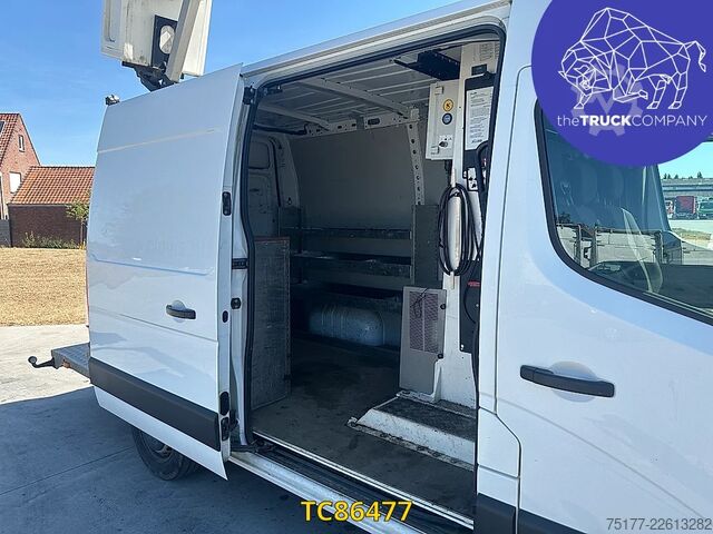 Πλατφόρμα ανύψωσης Renault Master 145.35 klubb