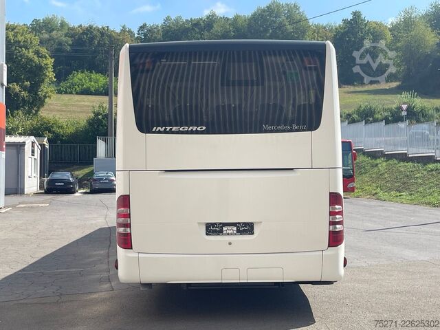 Autocarro interurbano MERCEDES-BENZ Integro O550 L