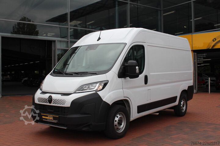 Xe van thùng kín Citroën Jumper Kasten 35 L2H2 BlueHDi 140 Standhzg Kamer