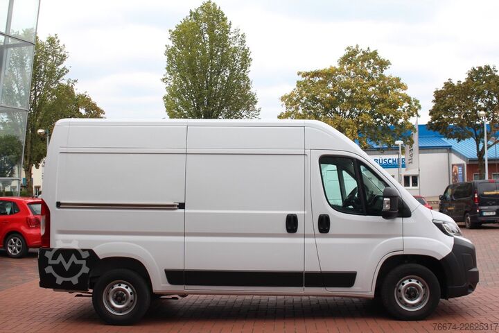 Xe van thùng kín Citroën Jumper Kasten 35 L2H2 BlueHDi 140 Standhzg Kamer