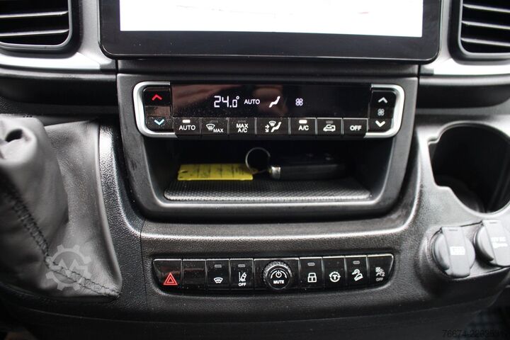 Xe van thùng kín Citroën Jumper Kasten 35 L2H2 BlueHDi 140 Standhzg Kamer