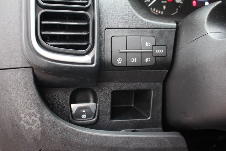 Xe van thùng kín Citroën Jumper Kasten 35 L2H2 BlueHDi 140 Standhzg Kamer