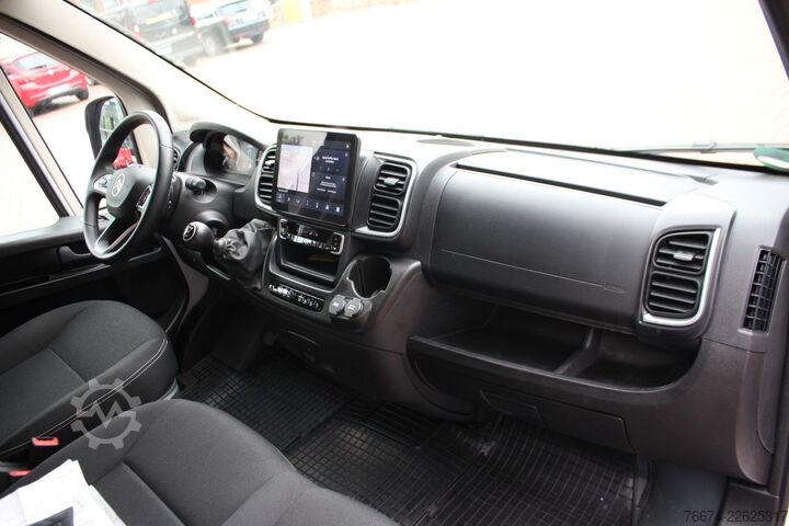 Xe van thùng kín Citroën Jumper Kasten 35 L2H2 BlueHDi 140 Standhzg Kamer