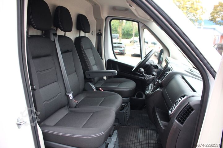 Xe van thùng kín Citroën Jumper Kasten 35 L2H2 BlueHDi 140 Standhzg Kamer
