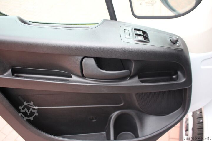 Xe van thùng kín Citroën Jumper Kasten 35 L2H2 BlueHDi 140 Standhzg Kamer