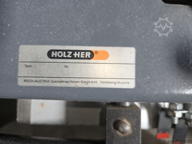 Ferăstrău de dimensionare a panourilor HOLZ-HER Typ 1255