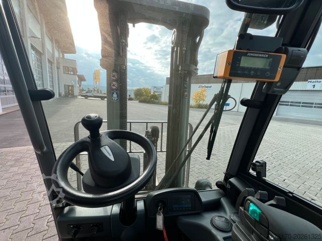 Frontgaffeltruck JUNGHEINRICH EFG 215 / Triplex: 4.25m! / SS /  4.029h