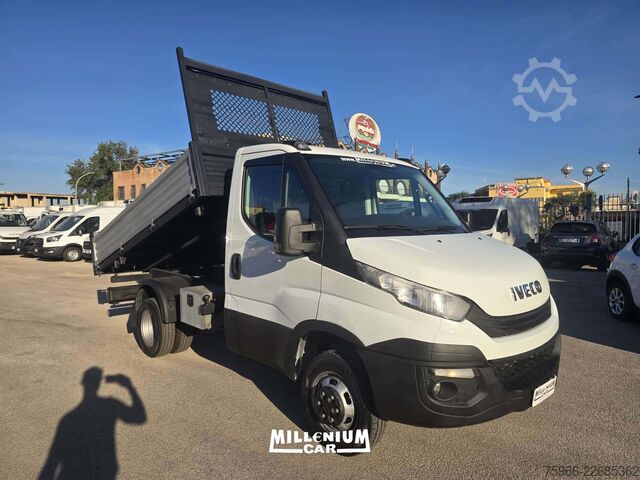 ダンパーバン Iveco DAILY 35-12 RIBALTABILE TRILATERALE 2017