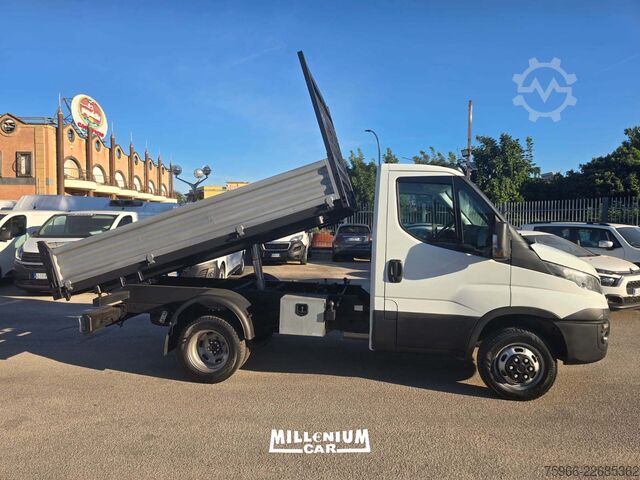 ダンパーバン Iveco DAILY 35-12 RIBALTABILE TRILATERALE 2017