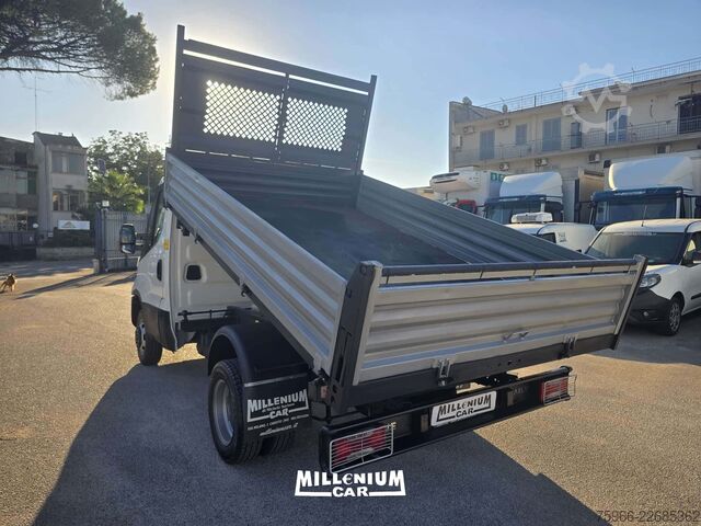 ダンパーバン Iveco DAILY 35-12 RIBALTABILE TRILATERALE 2017