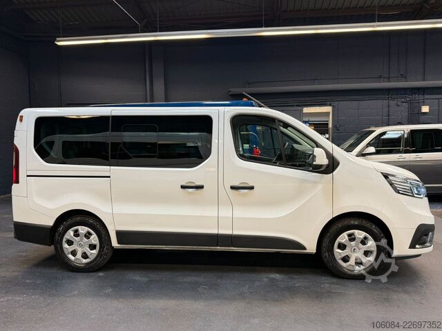 Минибус RENAULT Trafic Kombi L1H1 Life Style 8 Sitze AC LED PDC
