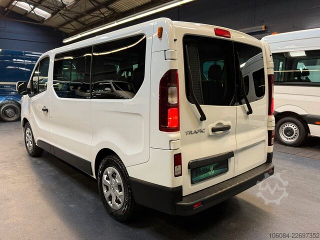 Минибус RENAULT Trafic Kombi L1H1 Life Style 8 Sitze AC LED PDC
