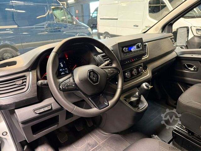 Минибус RENAULT Trafic Kombi L1H1 Life Style 8 Sitze AC LED PDC