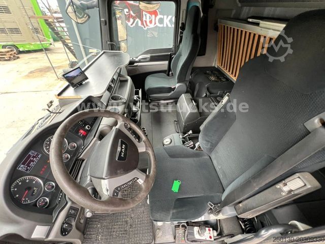 Камион с кука за контейнери MAN TGX 26.400 6x2 HIAB Abroller