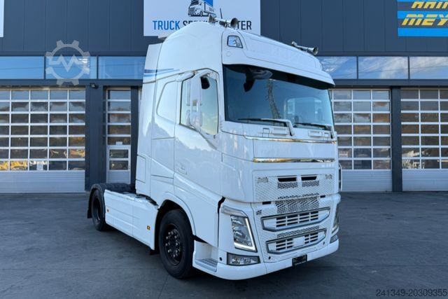 Đầu kéo tiêu chuẩn VOLVO FH-500 Standklima XXL 4x2