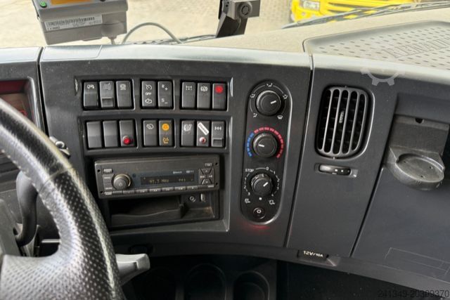 Контейнеровоз з гачком (рол-офф) RENAULT Lander 8x2 Retarder Lift-&Lenkachse