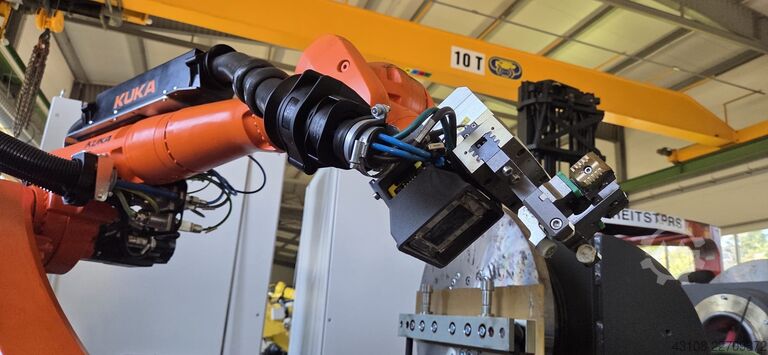 Industrijski robot KUKA KR 16 R2010-2 / SEL