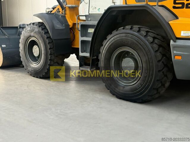 رافعة شوكية Liebherr L526