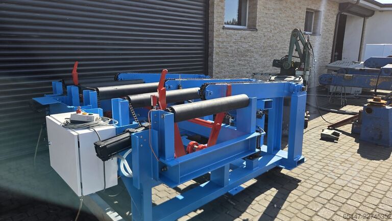 Alimenteur avec dispositif de centrage pour scie multilame. Podajnik Centrownik