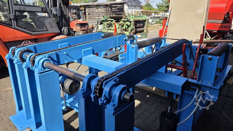 Alimenteur avec dispositif de centrage pour scie multilame. Podajnik Centrownik