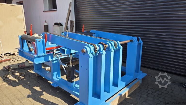Alimenteur avec dispositif de centrage pour scie multilame. Podajnik Centrownik