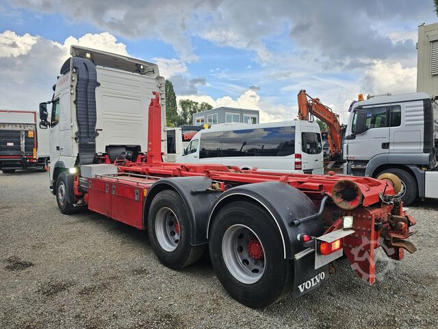 Camião porta-contentores de gancho Volvo FH520 6x4 Multilift SAWO 20T