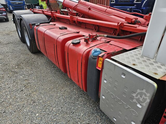 Camião porta-contentores de gancho Volvo FH520 6x4 Multilift SAWO 20T