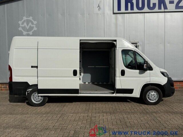 Slēgtais furgons Peugeot Boxer 335 2.2 HDi Premium Hoch+Lang Klima 3Sitze