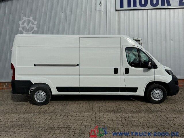 Slēgtais furgons Peugeot Boxer 335 2.2 HDi Premium Hoch+Lang Klima 3Sitze