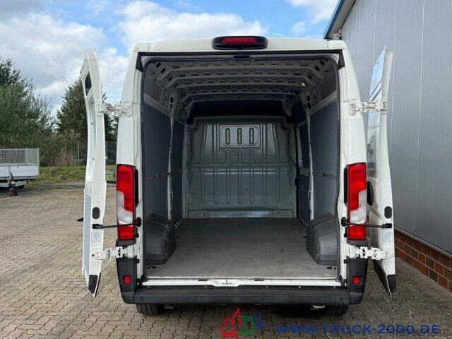 Slēgtais furgons Peugeot Boxer 335 2.2 HDi Premium Hoch+Lang Klima 3Sitze