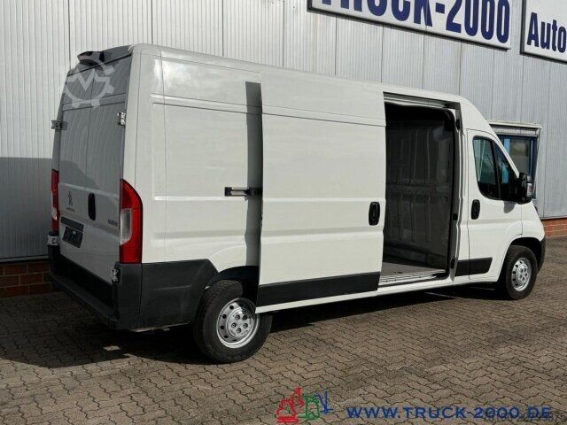 Slēgtais furgons Peugeot Boxer 335 2.2 HDi Premium Hoch+Lang Klima 3Sitze