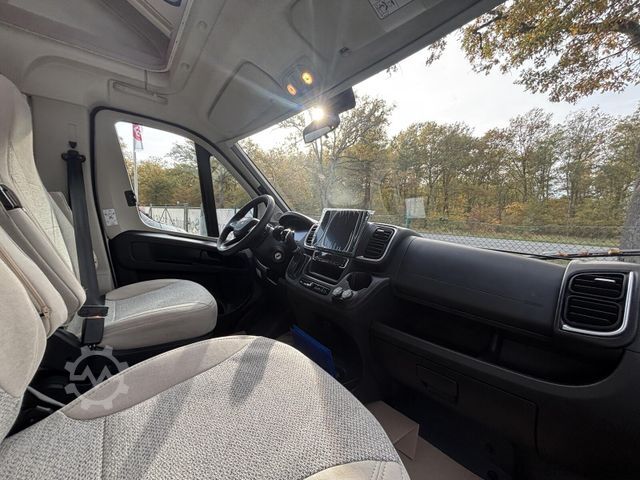 Semi-integrated camper CARADO T 447 pro+, 5. Sitzplatz, Hubbett, Digitalpaket