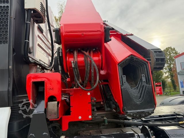 Heavy-duty truck MAN TGX 26.440 6x2 mit HMF 3000-K5 Kran Top Zustand