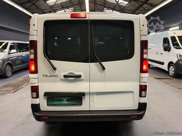 Minibus RENAULT Trafic Kombi L1H1 Life Style 8 Sitze AC LED PDC