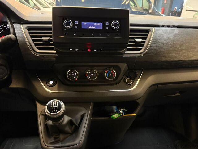 Minibús RENAULT Trafic Kombi L1H1 Life Style 8 Sitze AC LED PDC