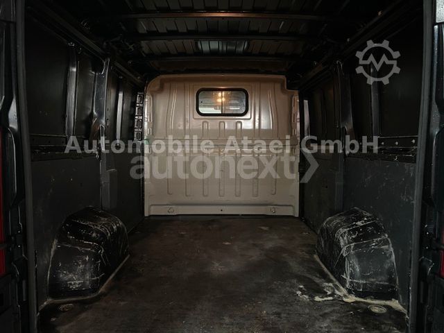 Furgão de painéis PEUGEOT Boxer 2.2 HDI L1H1 KAMERA+NAVI+STANDHZG. 8265B