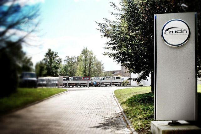 Auflieger mit Arbeitsbühne MAX Maxtrailer LPRS 24 Plattform Containerverr.