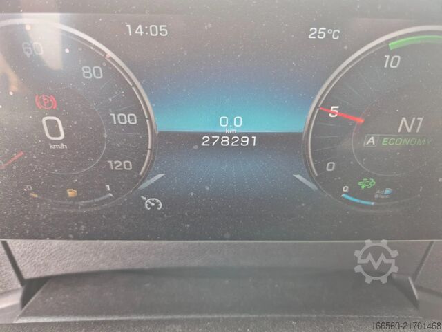 Standard-Traktor Mercedes-Benz Actros 1845