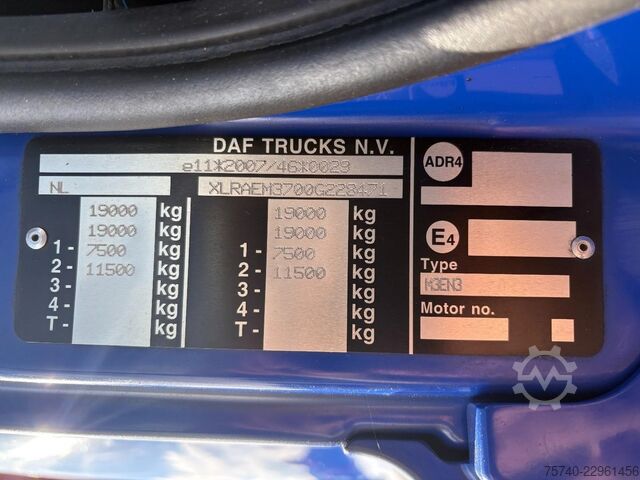Benne fermée DAF CF 230 + DHOLLANDIA LOADLIFT + 19 TON + BOX 7,4...