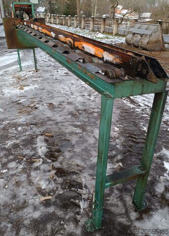 Edger saw with output conveyor  