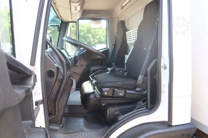 Транспортиране в хладилник/замразено Iveco EuroCargo 120 El 210L Carrier Supra 850 MT Koel...