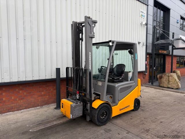 Električni viljuškar za 4 točka Jungheinrich EFG 425 K / 509 Std.