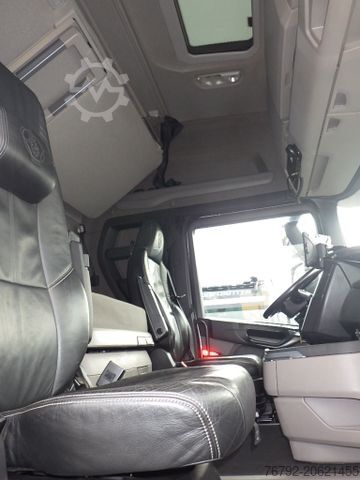 Standard SZM SCANIA R 450 A Highline/Ret./Hydr./Safety/Leder/Spoiler