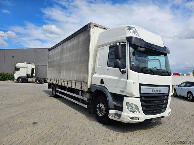 Platformas kravas automašīna ar tentu DAF DAF CF 310 Space Cab, Gardine, Ladebordwand 1,5
