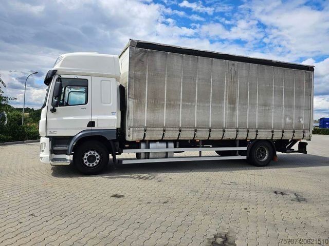Platformas kravas automašīna ar tentu DAF DAF CF 310 Space Cab, Gardine, Ladebordwand 1,5